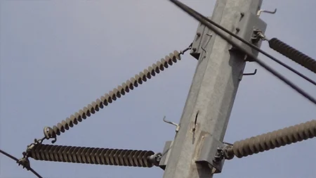 Aislador sintético de hule silicón tipo cruceta